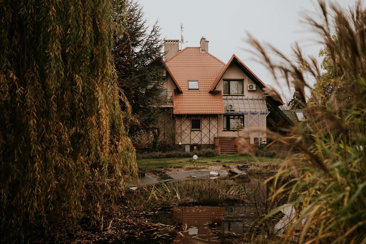 Villa Garden Oleśnica Exteriör bild