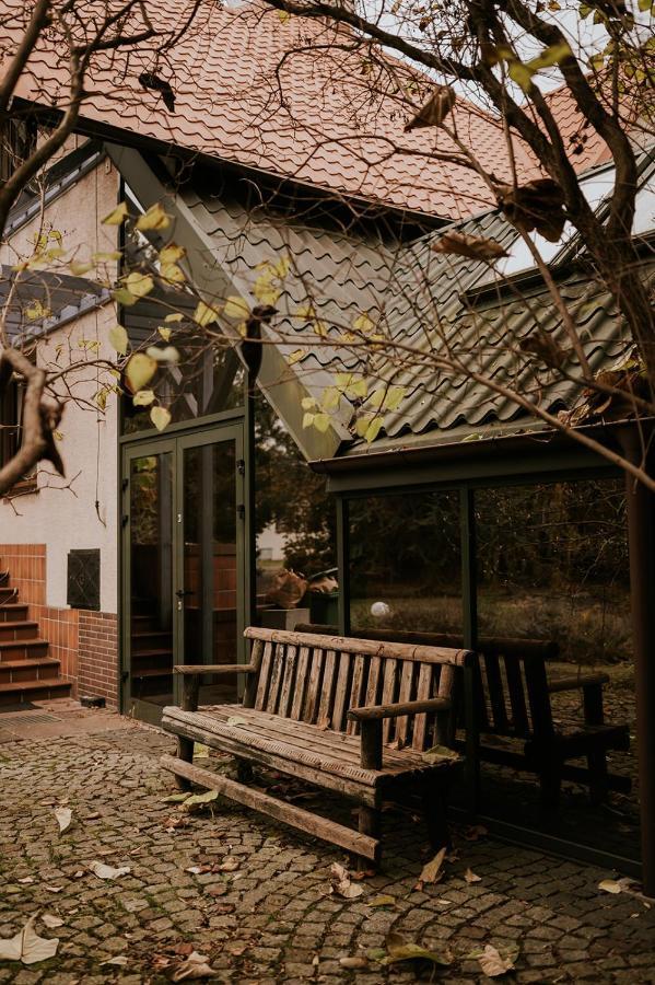 Villa Garden Oleśnica Exteriör bild